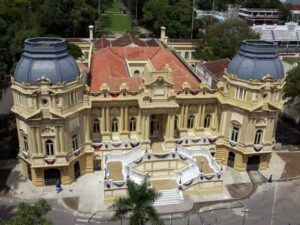 Leia mais sobre o artigo Governo do RJ suspende pagamentos de projeto de R$ 52 milhões de  Gutemberg Fonseca por suspeita de desvio de dinheiro público