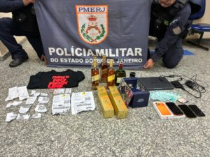 Leia mais sobre o artigo Quadrilha suspeita de golpe com cartões de crédito é presa em Cabo Frio; prejuízo passa de R$ 50 mil