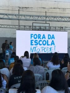 Leia mais sobre o artigo Arraial do Cabo adere à plataforma para fortalecer o combate à evasão escolar