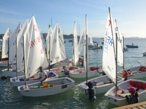 Leia mais sobre o artigo Búzios Sailing Week 2026 movimenta o esporte náutico com etapa do Campeonato Brasil-Centro