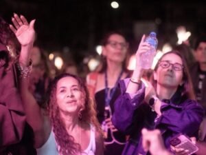 Leia mais sobre o artigo Festival Sesc de Inverno reúne mais de 13 mil pessoas na Praça Tia Uia, em Búzios