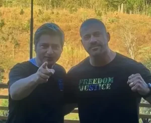 Leia mais sobre o artigo Moraes cobra explicações da defesa de Daniel Silveira após ex-deputado aparecer em vídeo de Carlos Portinho