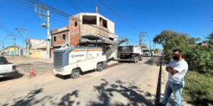Leia mais sobre o artigo Tamoios ultrapassa 5,7 quilômetros de vias pavimentadas e obras seguem na Rua Orlando Bragança