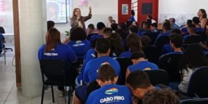 Leia mais sobre o artigo Educação promove palestra sobre cuidado emocional na adolescência para alunos da rede municipal