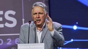 Leia mais sobre o artigo Após questionar o ‘pouco’ patrimônio de Paes, Garotinho declara menos ainda: R$ 167,6 mil