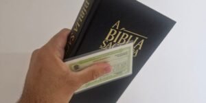 Leia mais sobre o artigo Número de pastores que usam nome religioso na urna cai quase 50% entre os candidatos à Alerj em 2026
