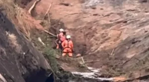 Leia mais sobre o artigo Moradora de Búzios é resgatada após queda em fenda no Morro do Cristo, em Juiz de Fora