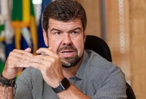 Leia mais sobre o artigo Justiça pede cassação do Prefeito de Macaé Welberth Rezende por ‘ cartel digital’ com verba pública