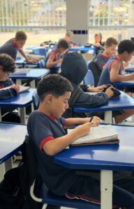 Leia mais sobre o artigo Escolas municipais de Arraial do Cabo superam meta nacional no IDEB