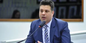 Leia mais sobre o artigo Os padrinhos do Pix: com R$ 500 mil injetados, família Picciani lidera doações no Rio para alavancar campanha de Leonardo