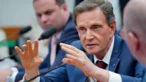 Leia mais sobre o artigo TSE mantém Crivella na disputa pelo Senado após voto de desempate de Nunes Marques