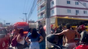 Leia mais sobre o artigo Menina de 11 anos morre após bicicleta colidir com ônibus escolar em Saquarema; criança teria ficado em ponto cego do veículo