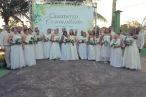 Leia mais sobre o artigo Casamento Comunitário 2026 celebra a união de 14 casais em Iguaba Grande