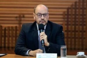 Leia mais sobre o artigo Estado corta 22% dos comissionados, mas folha total sobe R$ 169 milhões e não registra economia real