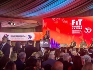 Leia mais sobre o artigo Búzios destaca seus atrativos turísticos na FIT América Latina 2026, em Buenos Aires