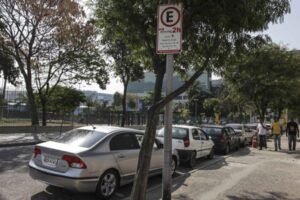 Leia mais sobre o artigo CCJ da Câmara dos Deputados aprova gratuidade de 15 minutos em estacionamentos rotativos pagos em vias públicas