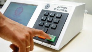 Leia mais sobre o artigo Quaest: Metade dos eleitores evita assistir ao horário eleitoral