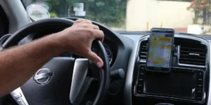 Leia mais sobre o artigo Projeto na Alerj pode impedir condenados por violência contra a mulher de trabalhar como motoristas de app