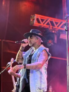 Leia mais sobre o artigo Detonautas encerra Moto Rock 2026 em Arraial do Cabo