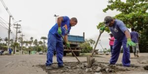 Leia mais sobre o artigo De Tamoios ao Centro, equipes mantêm serviços de drenagem, pavimentação e manutenção em Cabo Frio