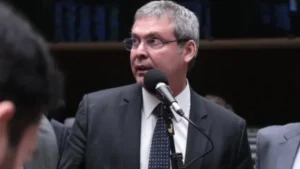 Leia mais sobre o artigo Palanque nas redes: desde julho, campanhas eleitorais no Rio gastaram R$ 50,4 milhões com impulsionamento de postagens; Lindbergh Farias lidera